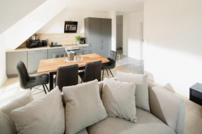 Küsten Suite West seitliche Wasserlage, 1 Balkon, 90qm